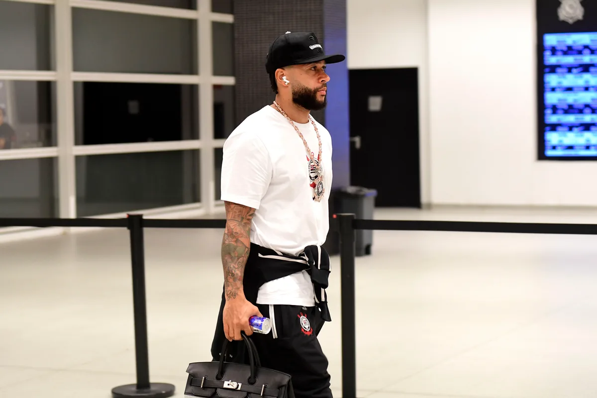 Corinthians reabre negociação com Memphis, quer diminuir contrato em R$ 30 milhões e busca parceiros