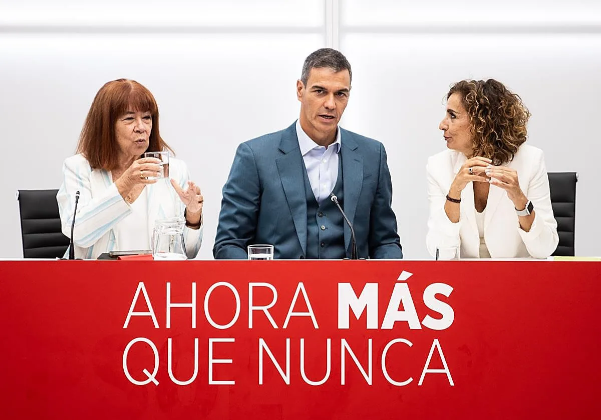 Aumenta el número de alcaldes del PSOE que desobedecerán a Ferraz en las concentraciones por la crisis de Ceuta